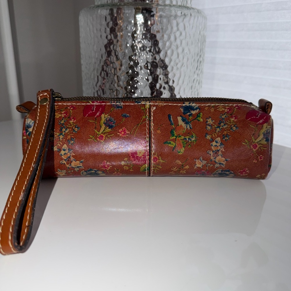 Patricia Nash Island Floral Brown Leather Wristlet
